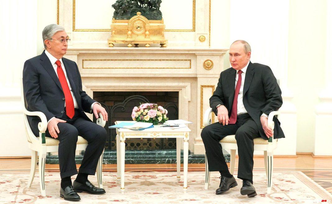 Владимир Путин и Касым-Жомарт Токаев начали встречу в Сочи