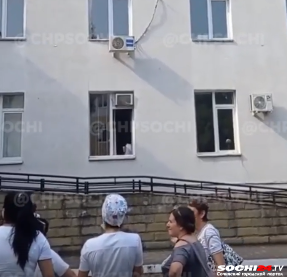 Пациентов эвакуировали из больницы в Сочи из-за пожара