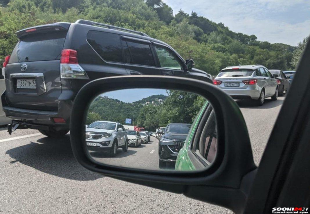 Две «адские» субботы на пути к морю: туристам советуют набраться терпения