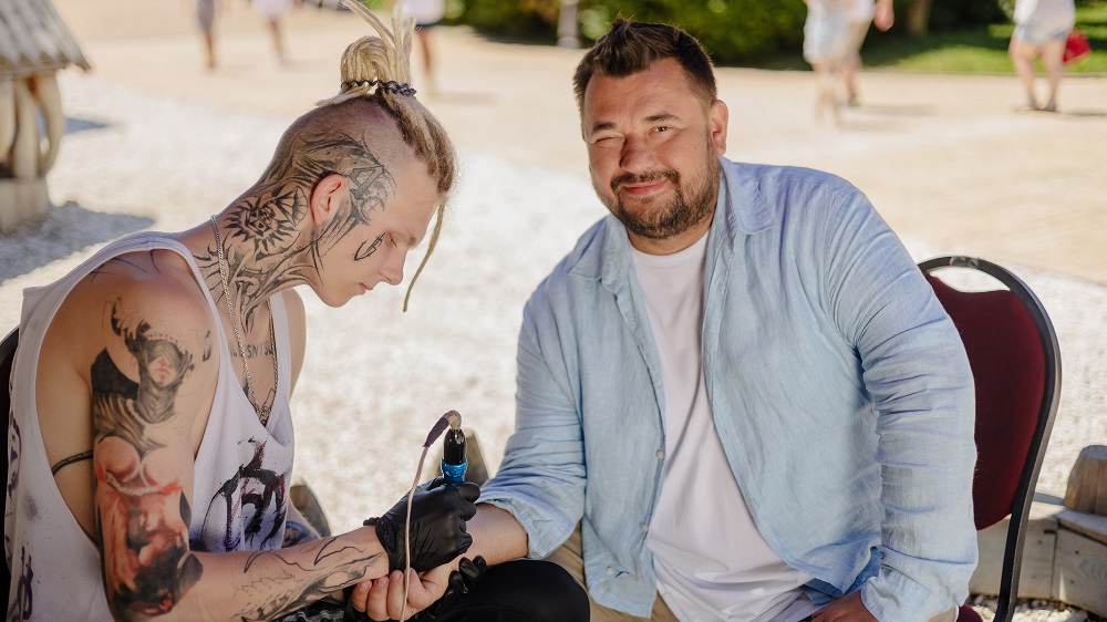 Солист группы «Руки вверх» «набил» тату в Сочи