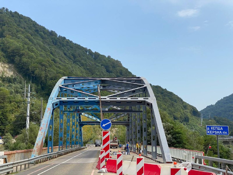 В Сочи ремонт моста через Кепшу преодолел экватор