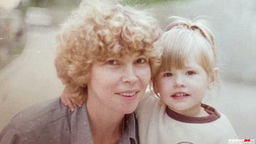 «Лица города»: Анна Невзорова о детях, юности и больших проектах