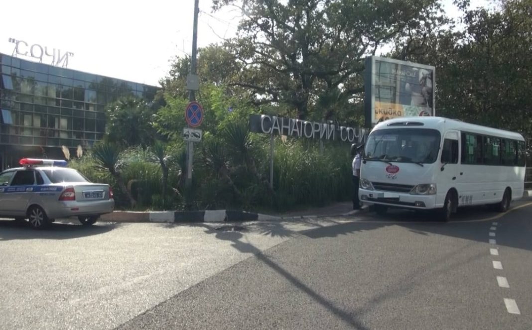 В Сочи пьяный водитель без прав возил пассажиров автобуса