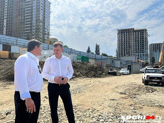 В Сочи отклонились подпорные стены будущих школы и детского сада