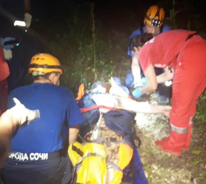 В Сочи турист рухнул со склона в ручей
