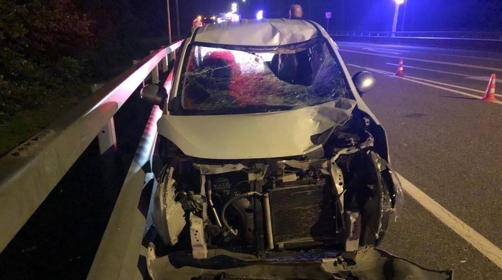 В Сочи водитель «Мазды» сбил девушку и травмировал свою пассажирку