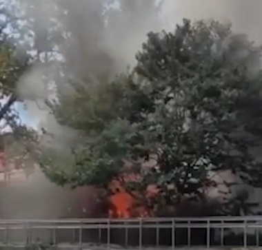 В Сочи вспыхнуло кафе (Видео)