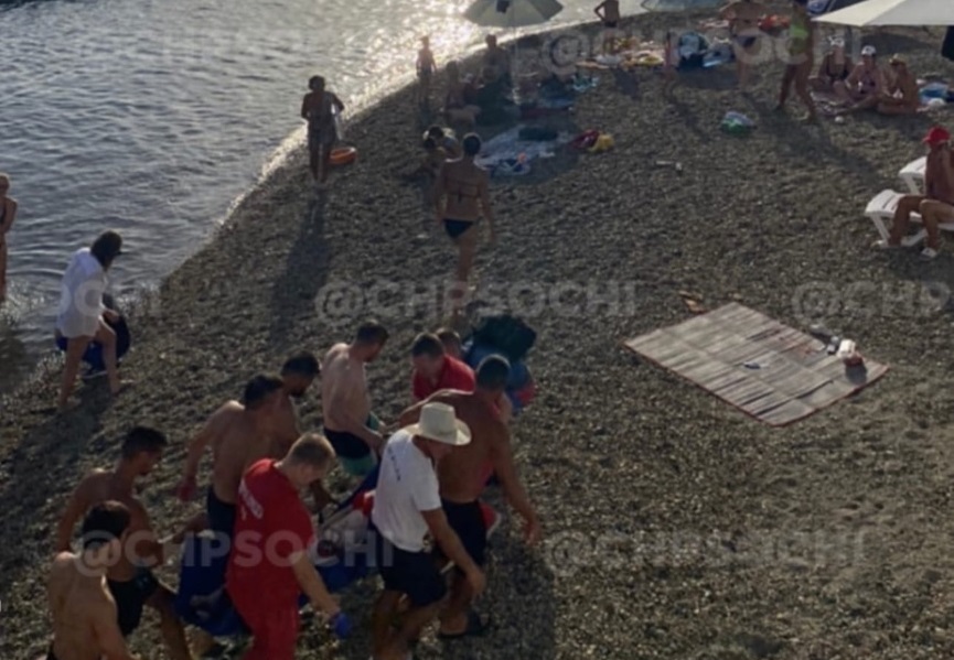 В Сочи чуть не утонула школьница