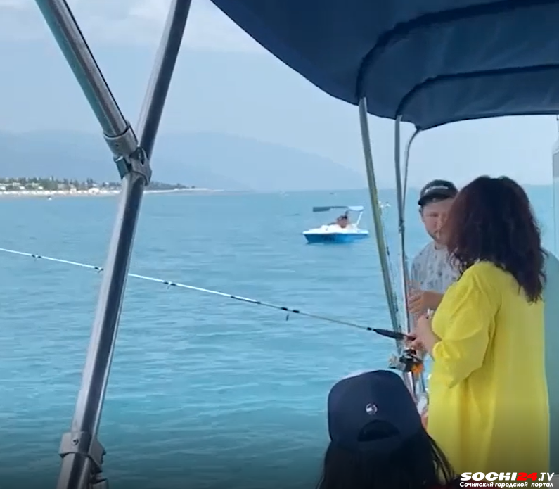 Да, снова Сочи! Любовь парочки сняли на видео