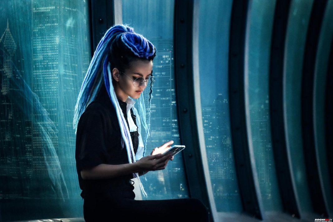 С 1 сентября школьникам запрещено использовать телефоны на уроке