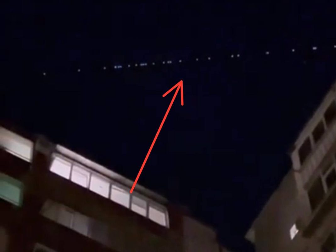 В небе над Сочи заметили колонну неопознанных объектов: расскажем, что происходит