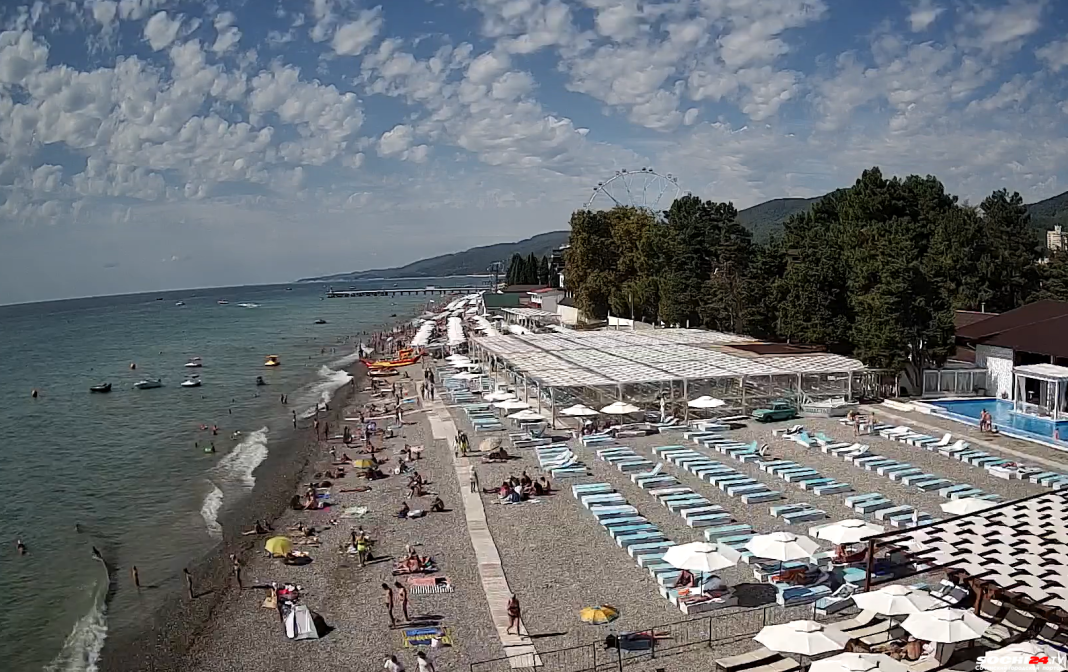 На Сочи надвигается грозовой фронт, хотя, казалось бы, ничто не предвещает