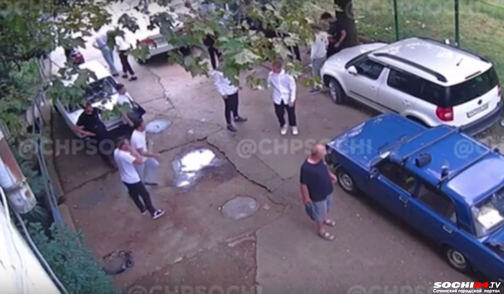 Массовая драка студентов в Сочи попала на видео