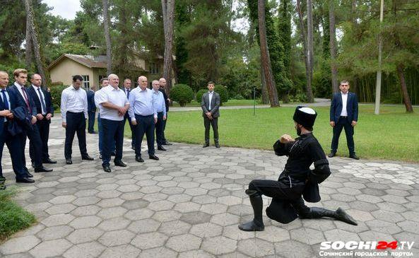 В Грузии попросили объяснить, зачем Лукашенко поехал в Абхазию