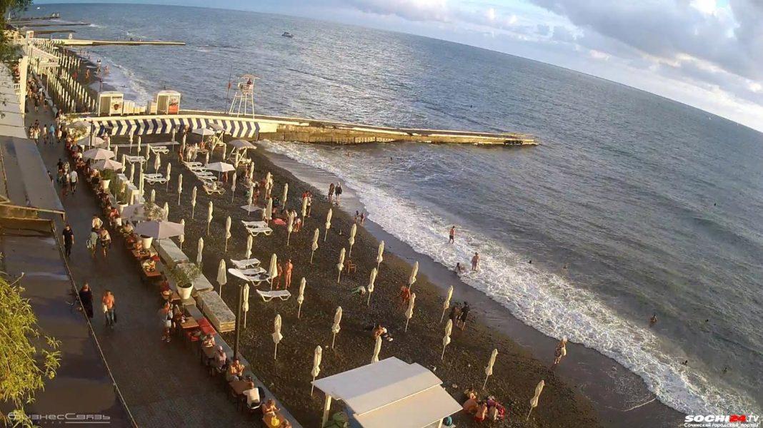 Еще море не остыло, а туристы массово бронируют новогодние каникулы в Сочи