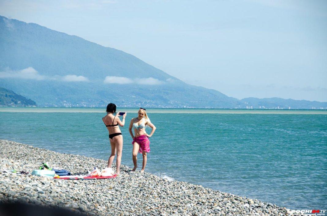 А что там море, уже остыло? Туристам рассказали о температуре воды на Черноморских курортах