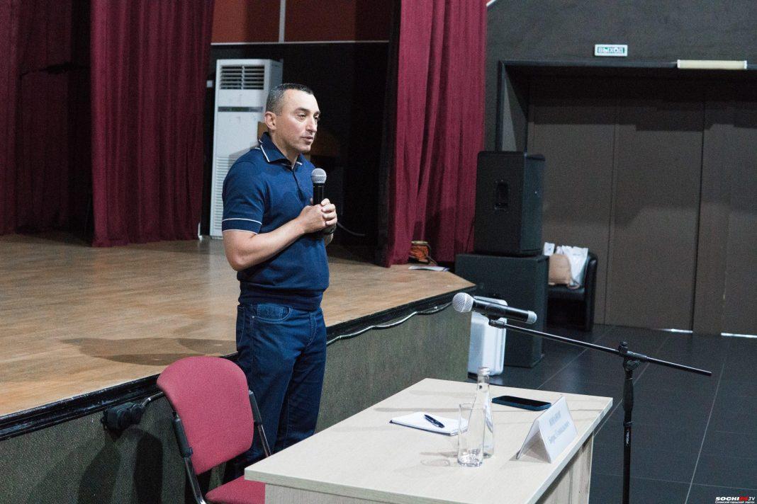 Борис Юнанов обсудил с жителями Бытхи волнующие их вопросы