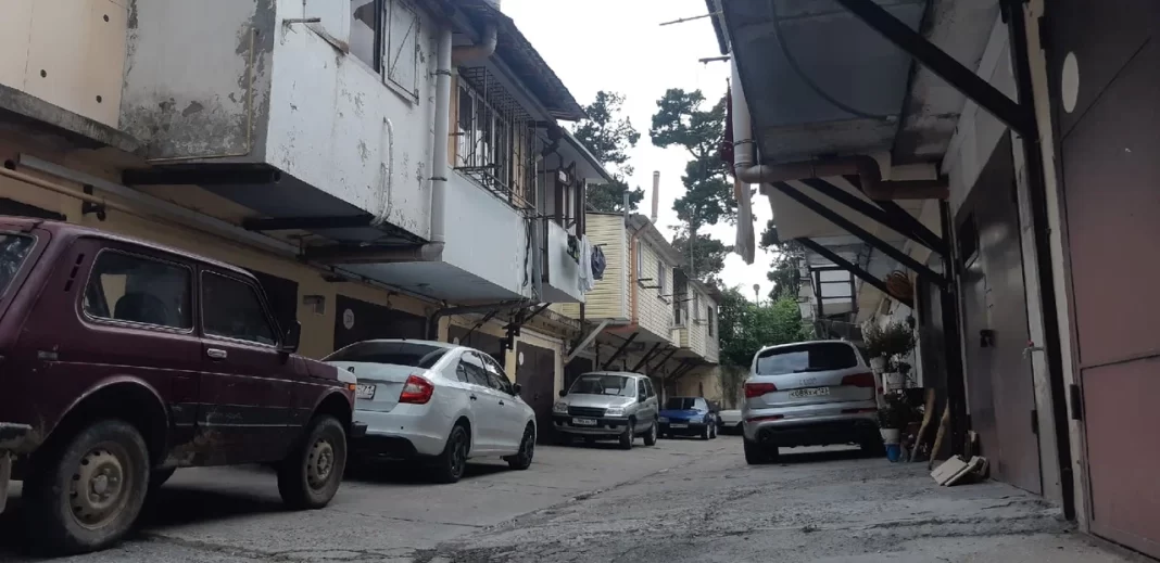 В Сочи будут изымать гаражи, если их используют не по назначению