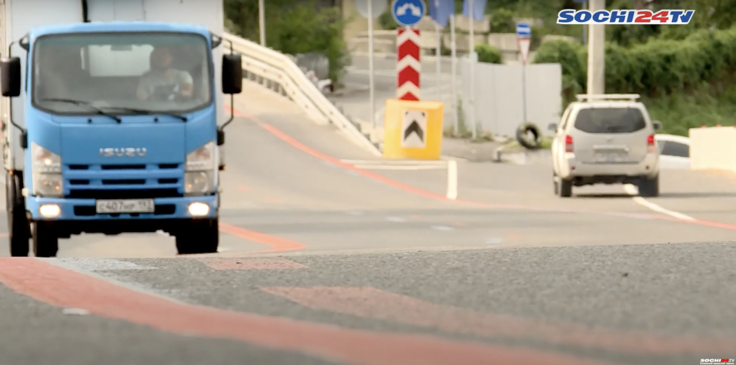 Проезд открыт: дорожники отчитались об устранении пробок на Дагомысском перевале в Сочи