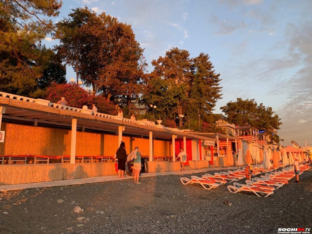 В Сочи закроют пляжи