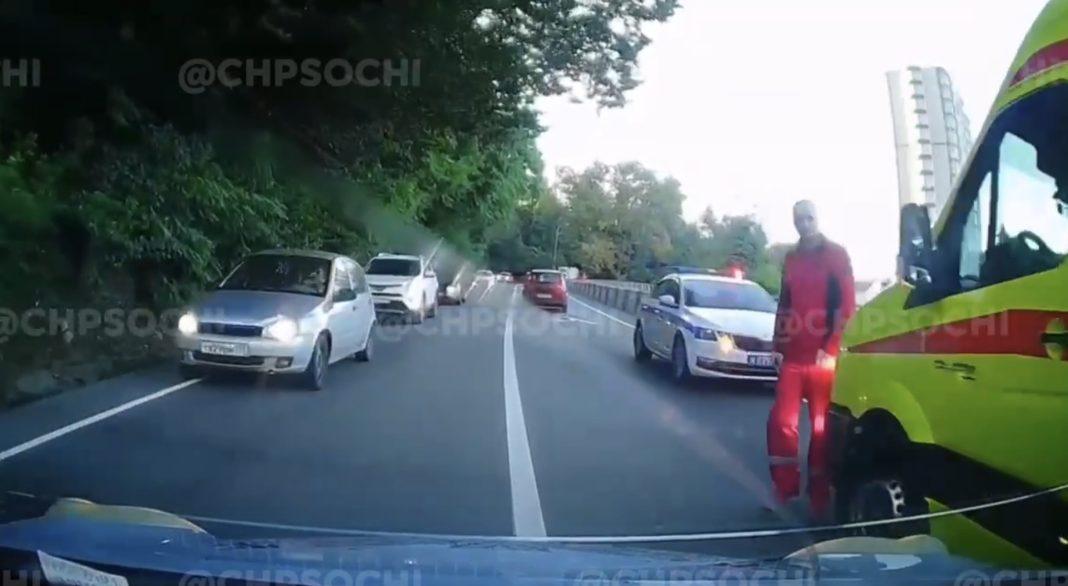 В Сочи любитель погонять сбил 10-летнюю девочку (Видео)