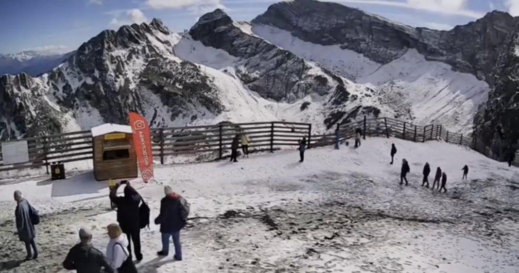 Жители и гости Сочи устремились в горы (Видео)