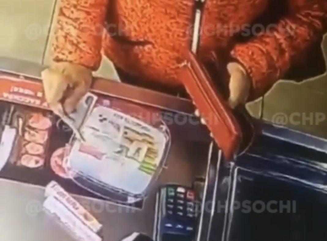 В Сочи появилась мошенница, обманывающая продавцов в магазинах