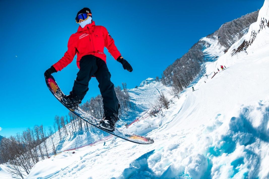 Стало известно, когда в горах Сочи стартует зимний сезон