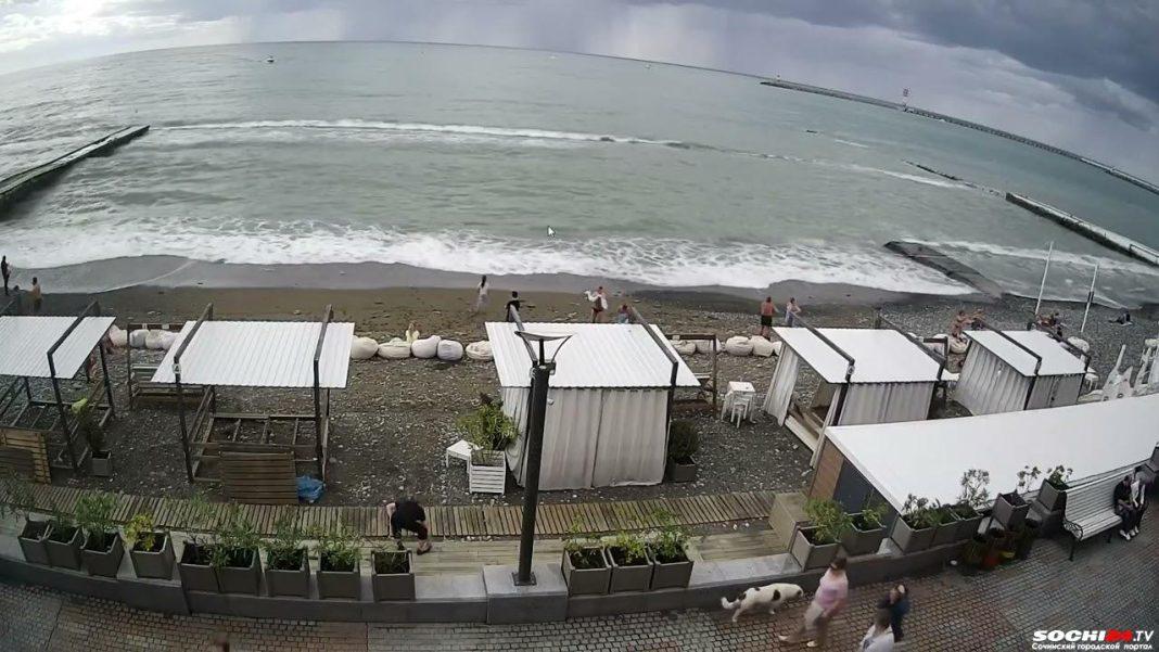 Сезон перестаёт быть бархатным: в Сочи пришла осенняя прохлада