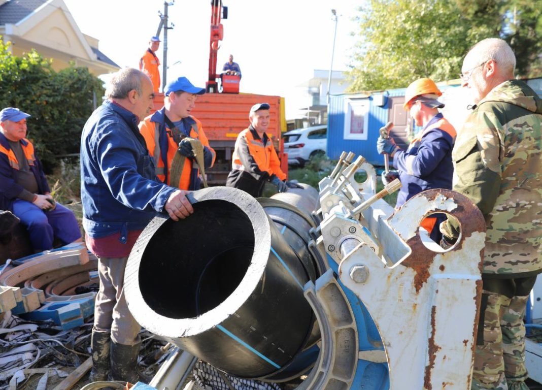 В дома сочинцев вернули воду после схода оползня