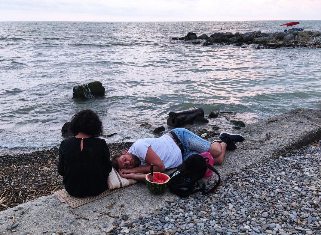 «Один большой бедлам»: россиянин отозвался об отдыхе в Адлере