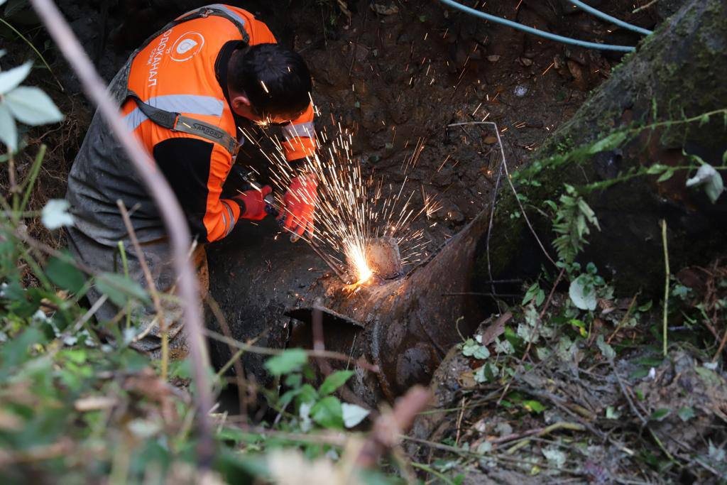 Из-за аварии на водоводе жители некоторых районов в Сочи могут надолго остаться без воды