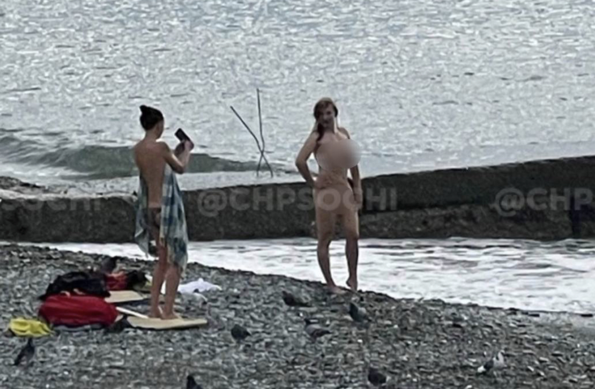 На пляже в Сочи голые девушки устроили развратную фотосессию (Видео) -  Городской портал Сочи | Sochi24.tv - Все новости города