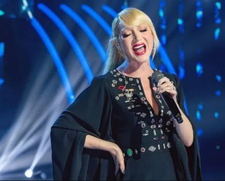 Орбакайте нарядилась в Пугачеву на сольном концерте в Сочи