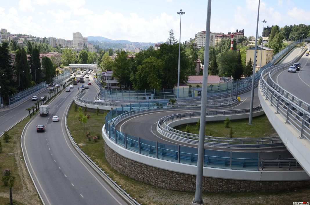 2,6 миллиарда рублей выделят на содержание и ремонт дорог в Сочи