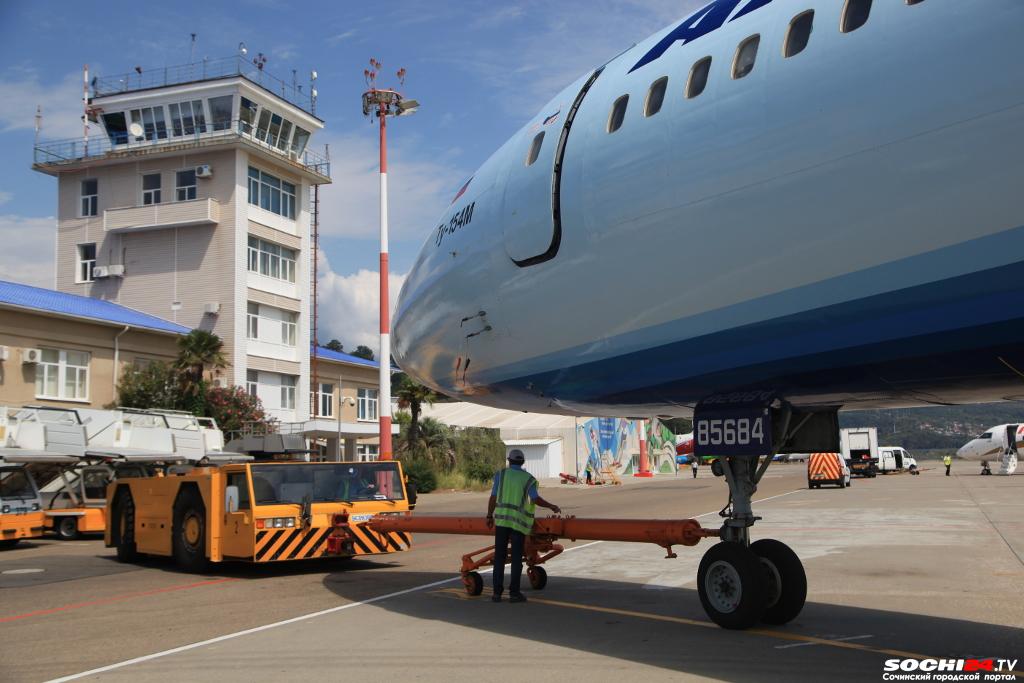 Самолет рейса Стамбул — Екатеринбург экстренно приземлился в Сочи