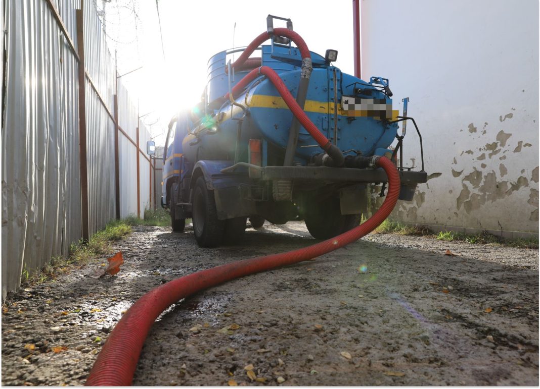 В Сочи работают «чёрные» ассенизаторы (Видео)