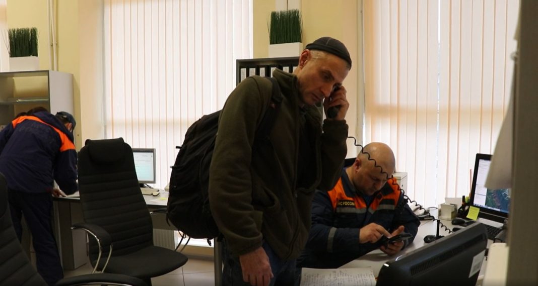 Цел и невредим: пропавшего в горах Сочи туриста нашли спасатели