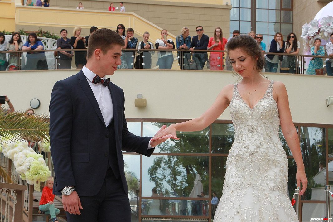 В Геленджике осудили чиновниц, устроивших свадьбу за счёт государства