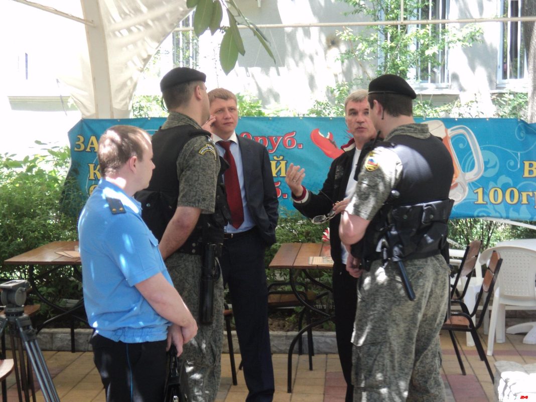 В Сочи подростки обнесли кафе, но не украли ни копейки (Видео)