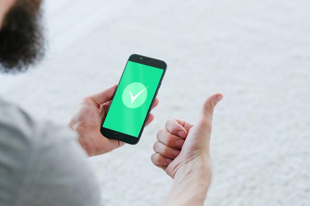 Минцифры призвало россиян обновить приложение «Госуслуги»