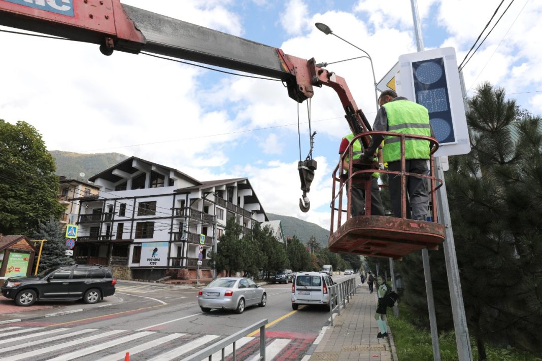 В Сочи устанавливают новые светофоры