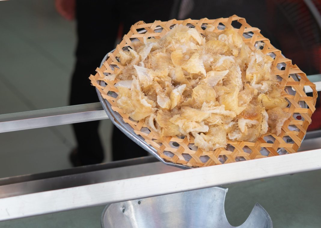 Это самое отвратительное, что я ела: россиянка рассказала, чем ее угостили на Новый Год