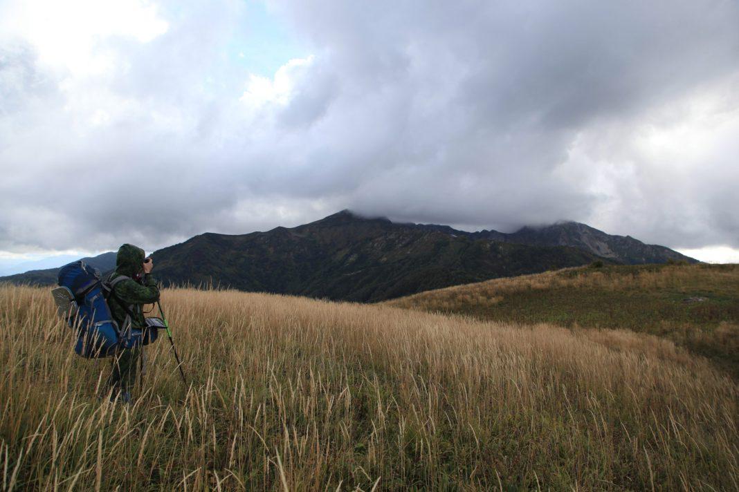 Чуть не погиб да еще и штраф заплатит: найденного в горах Сочи туриста наказали