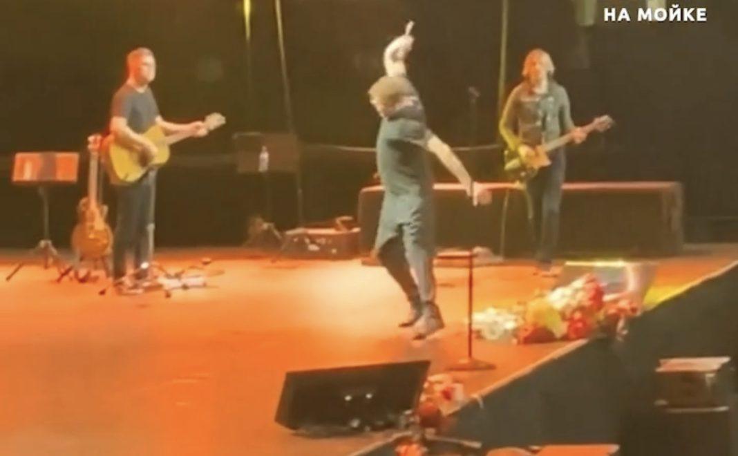 Не самый лучший день: Лепс опозорился на собственном выступлении, а после — затеял драку (видео)
