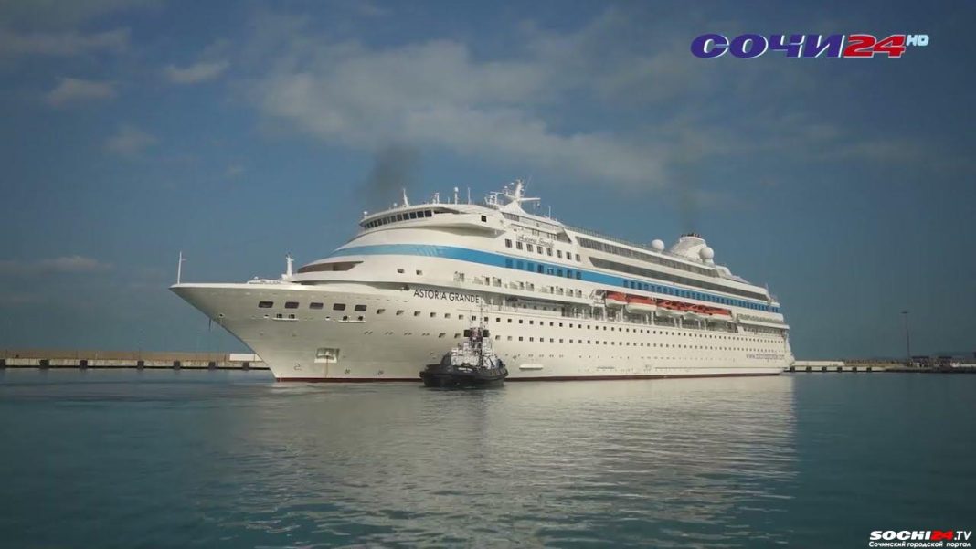 В эти выходные из Сочи в Турцию стартовал первый из шести зимних круизов по Черному морю (видео)