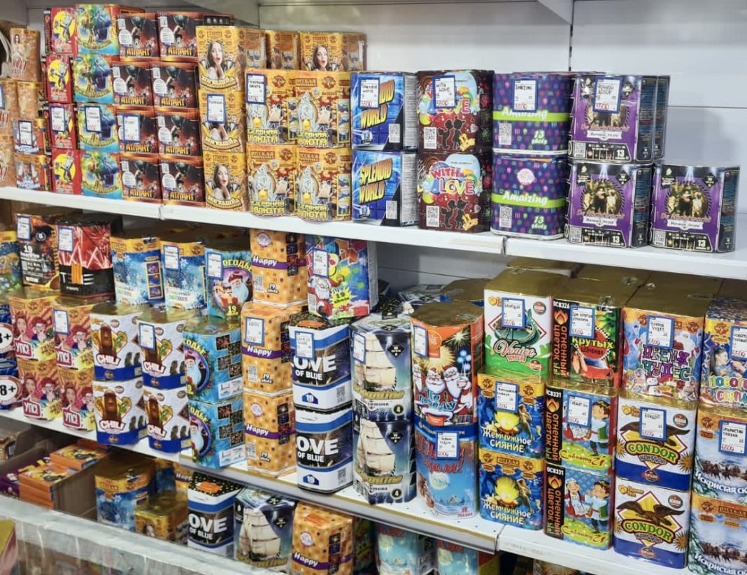 Осторожно, петарды! В Сочи изъяли более 10 000 единиц незаконной пиротехники