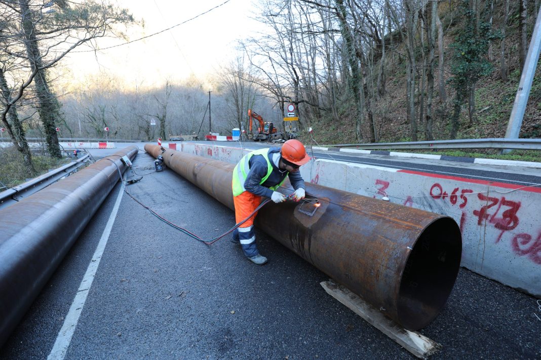В Сочи ликвидируют два крупных оползневых участка на трассе А-147 (ВИДЕО)