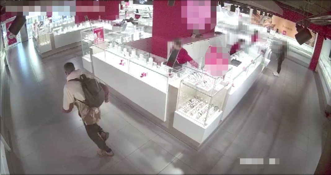 Четыре года тюрьмы за кольцо: в Сочи приезжий хотел обчистить ювелирный салон (ВИДЕО)