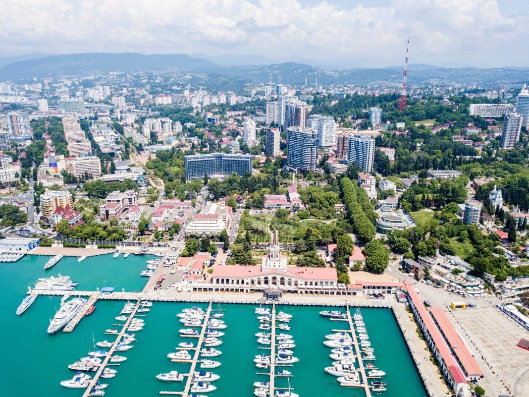 Набережные, пешеходные зоны, детские площадки, ливневки: в 2023 году Сочи капитально преобразится